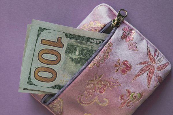 Come posso approfittare della riduzione della pressione fiscale per investire in un immobile da affittare a studenti universitari a Padova?